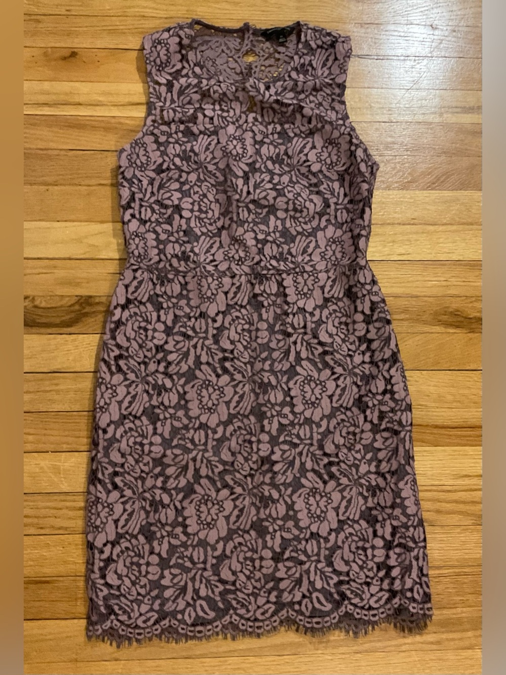 Banana Republic Factory Lace Sleeveless Dress. Dusty purple color. Size 10.